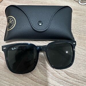 Ray-Ban Black Sunglasses